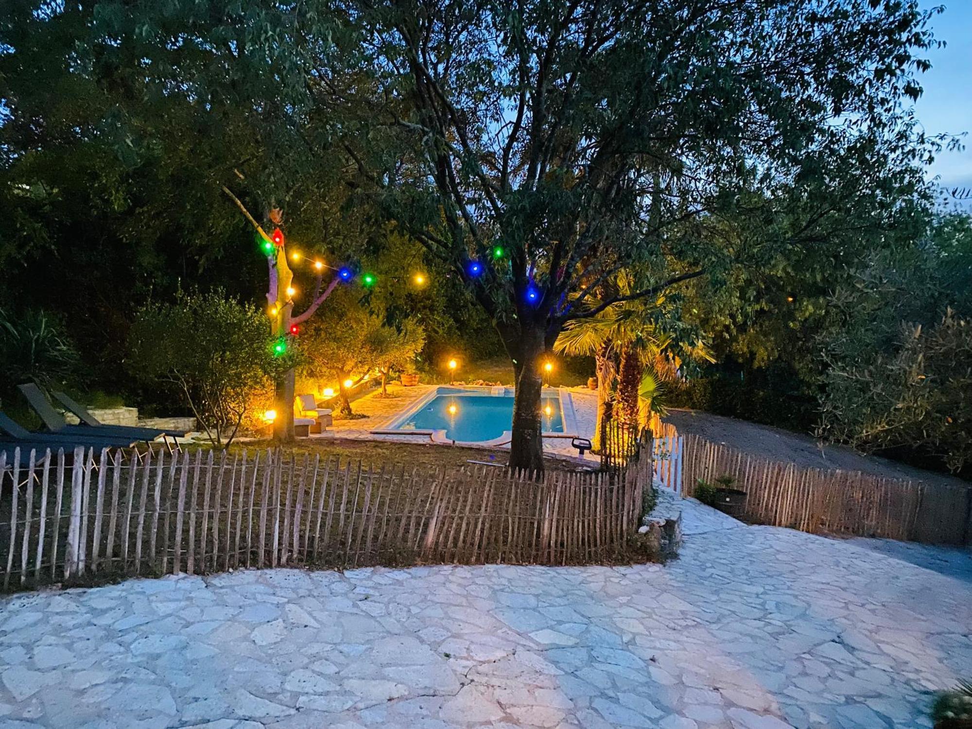 Magnifique Villa Typique Du Sud Avec Piscine Privee Et Jardin Mediterraneen Saint-Vincent-de-Barbeyrargues Luaran gambar