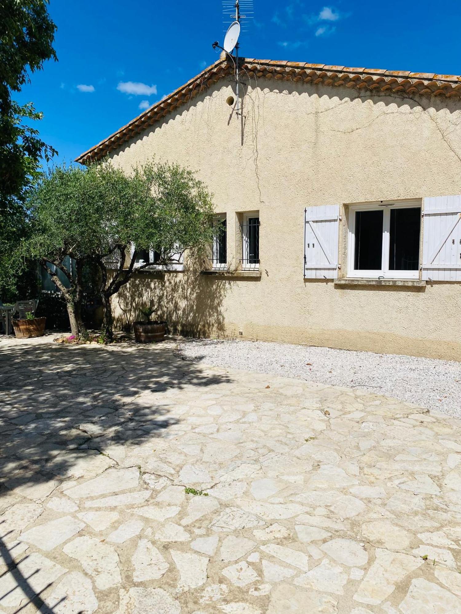 Magnifique Villa Typique Du Sud Avec Piscine Privee Et Jardin Mediterraneen Saint-Vincent-de-Barbeyrargues Luaran gambar